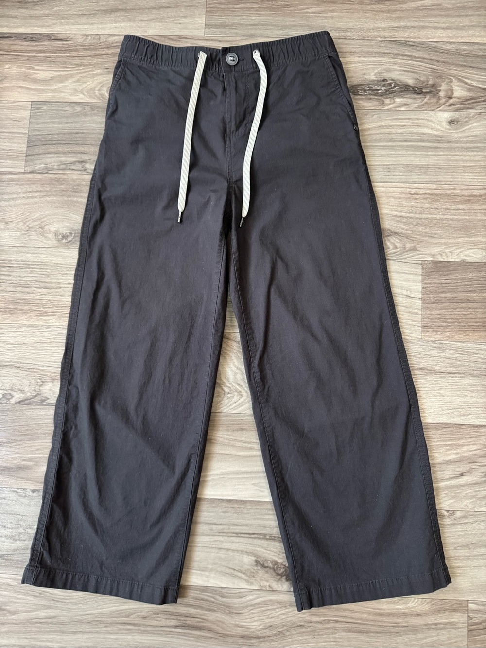 Vuori Ripstop Wide Leg Cropped Pants in Gray Size Small